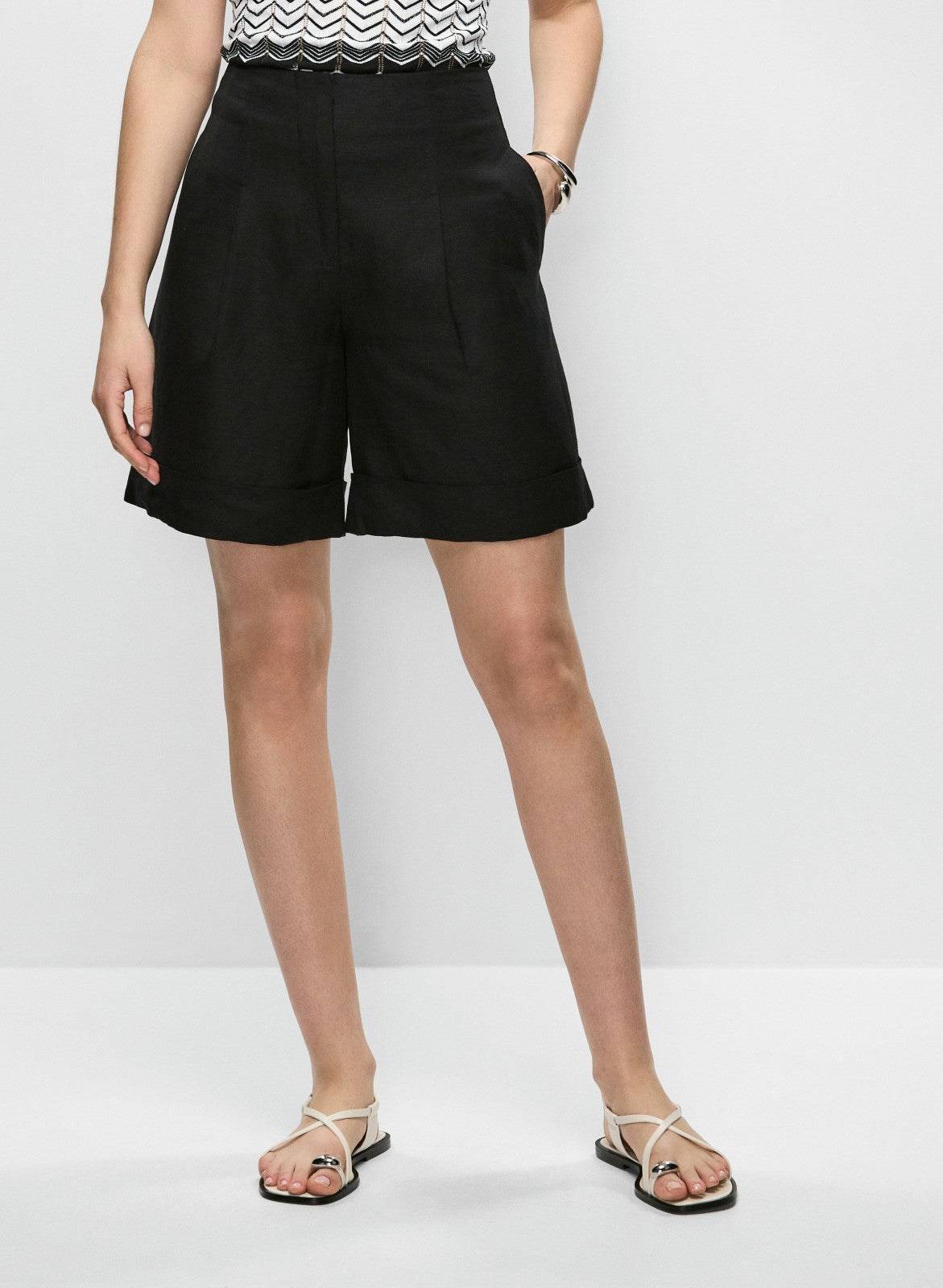 Women Linen-Blend High Rise Shorts Black | Melanie Lyne