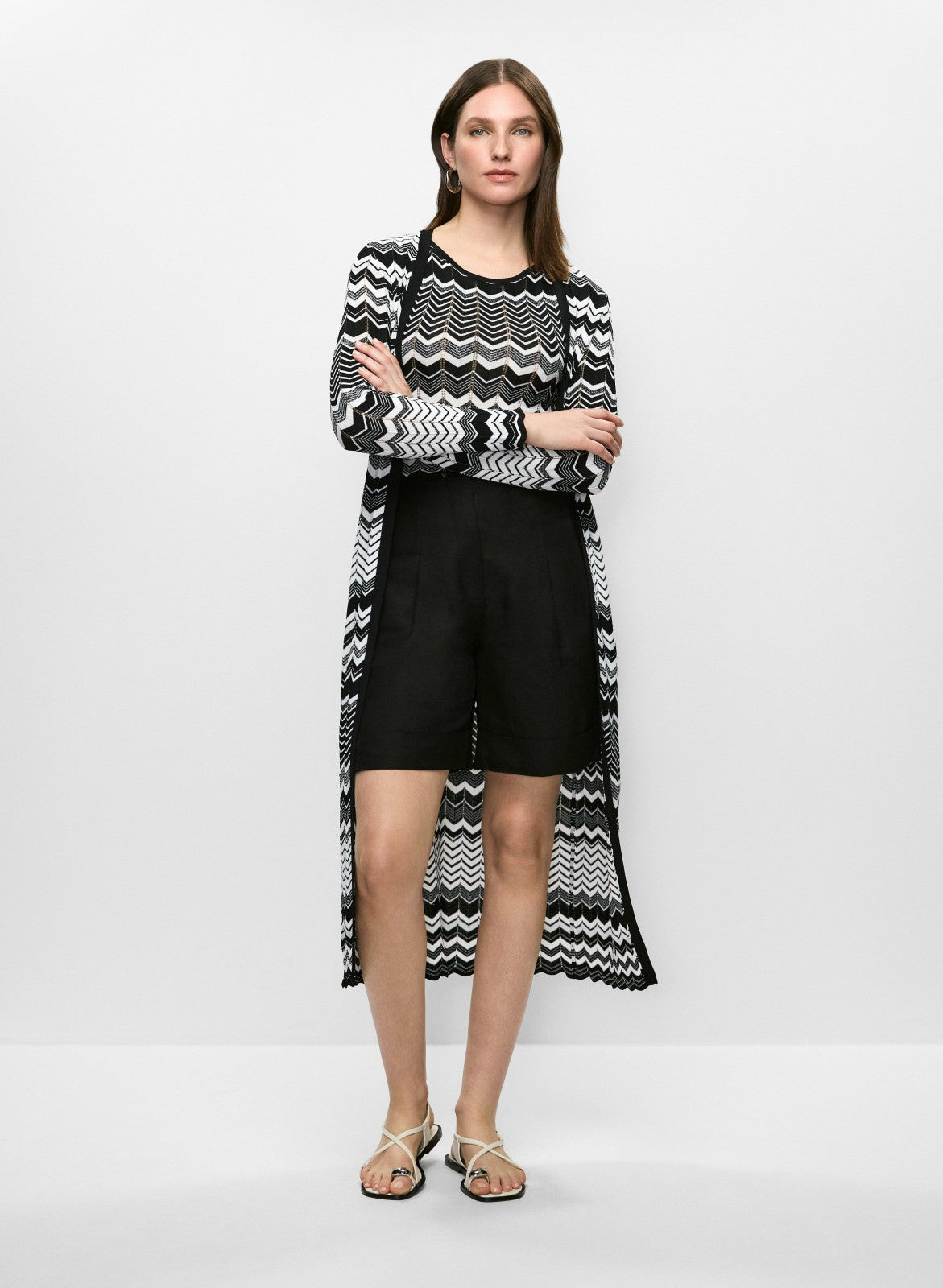 Women Linen-Blend High Rise Shorts Black | Melanie Lyne
