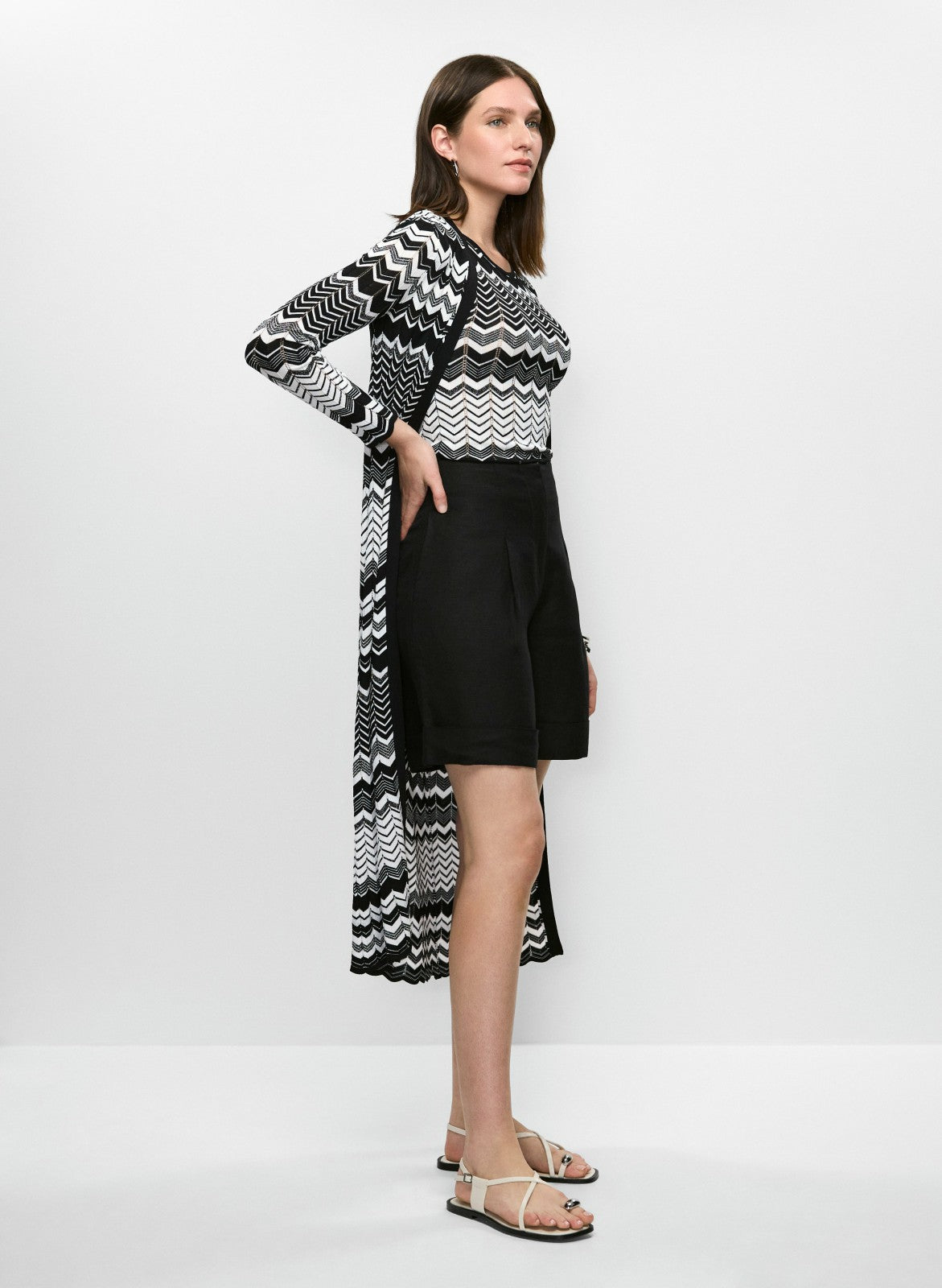 Women Linen-Blend High Rise Shorts Black | Melanie Lyne