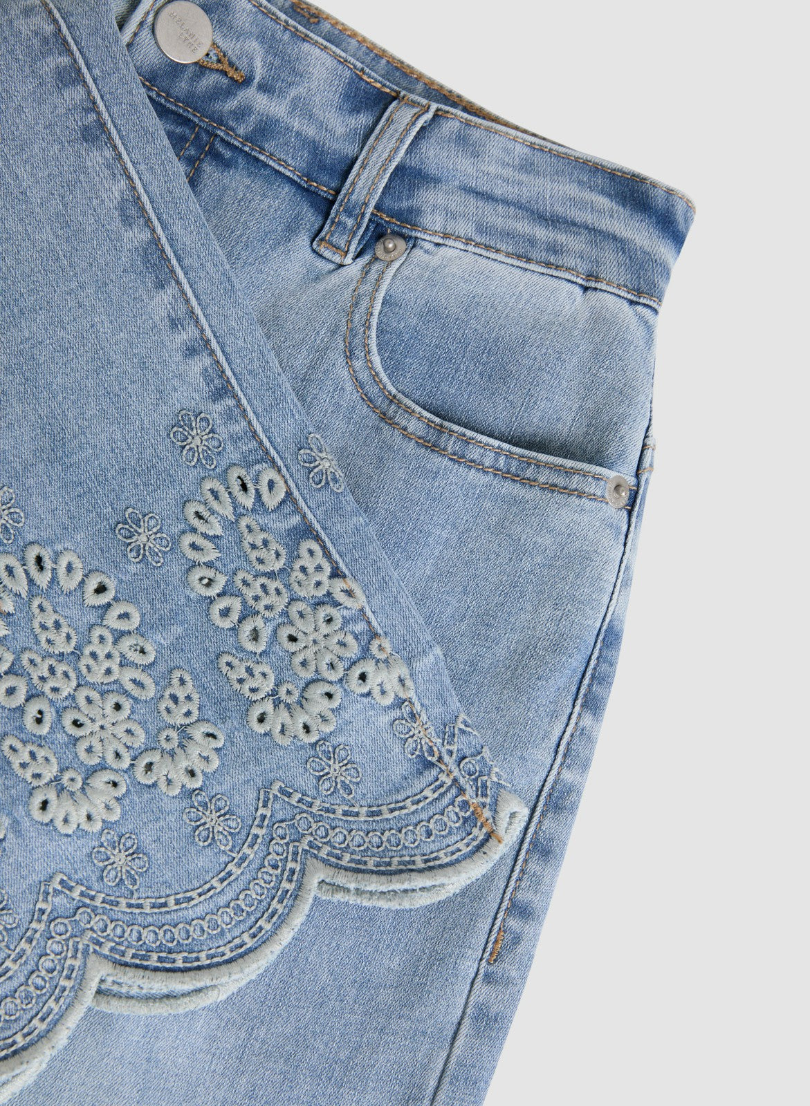 Women Embroidered Hem Culotte Jeans Light Blue | Melanie Lyne