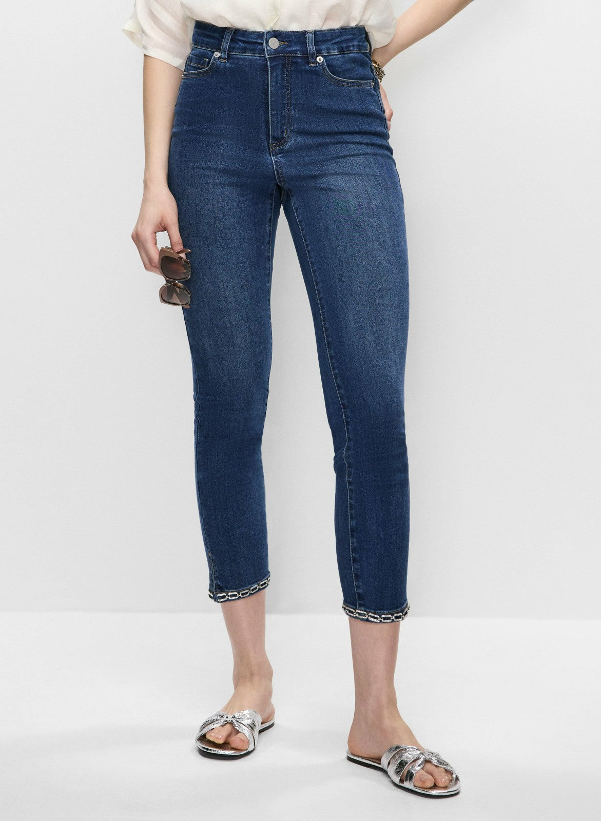 Women Slim Leg Denim Capris Medium Blue | Melanie Lyne