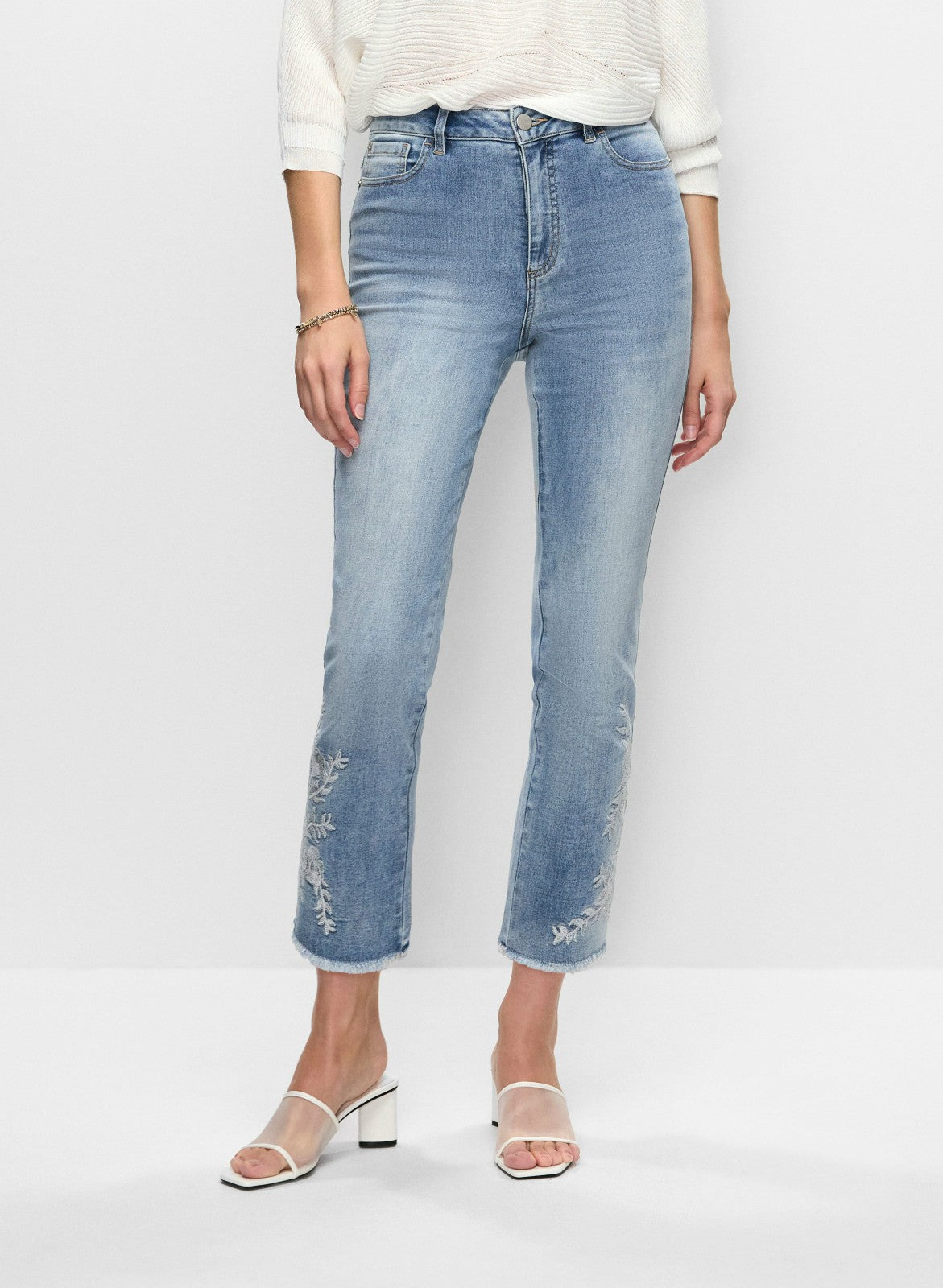 Women Embroidered Straight Leg Jeans Light Blue | Melanie Lyne