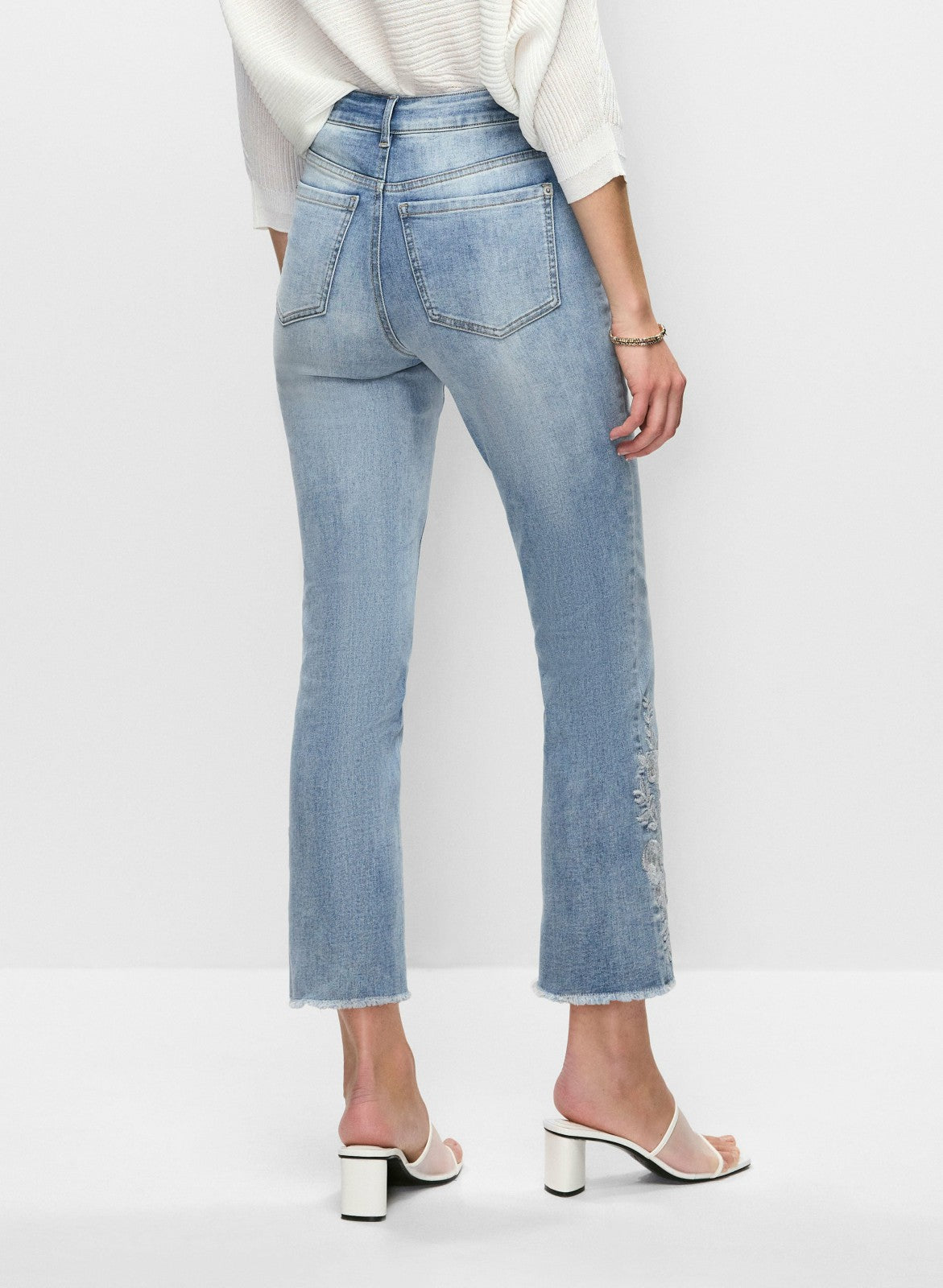 Women Embroidered Straight Leg Jeans Light Blue | Melanie Lyne