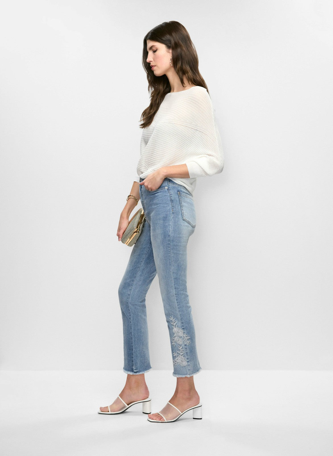 Women Embroidered Straight Leg Jeans Light Blue | Melanie Lyne