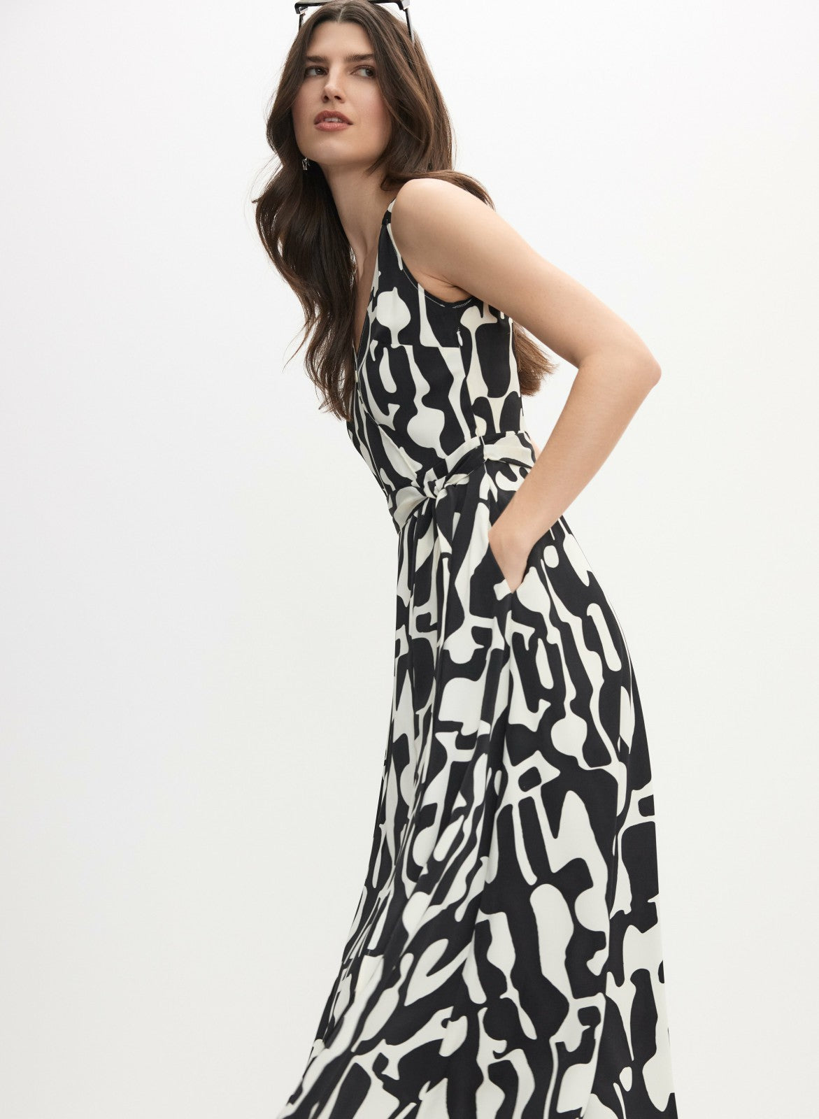 Women Geometric Print Midi Dress Black & White | Melanie Lyne