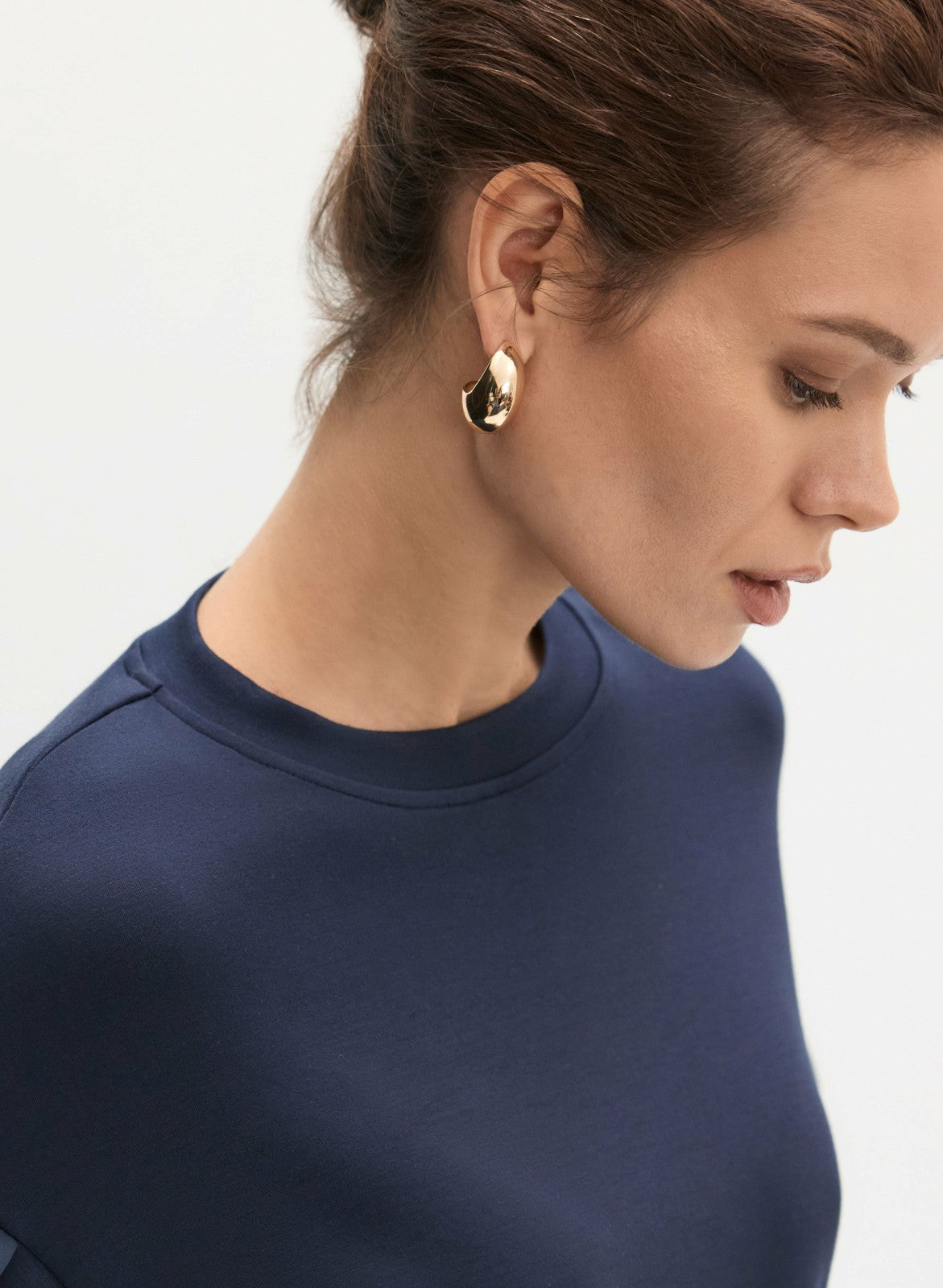 Women Shiny Oval Button Earrings Gold | Melanie Lyne