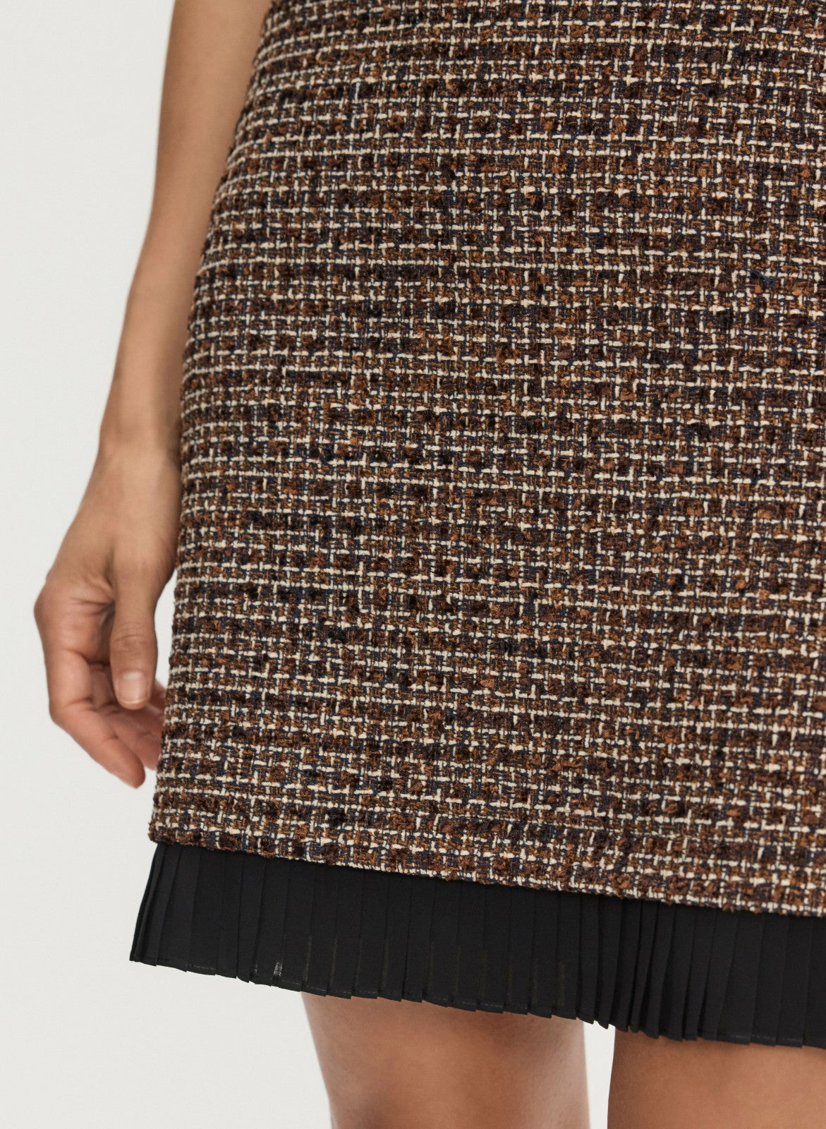 Women Pleated Hem Bouclé Skirt Cognac_blk | Melanie Lyne