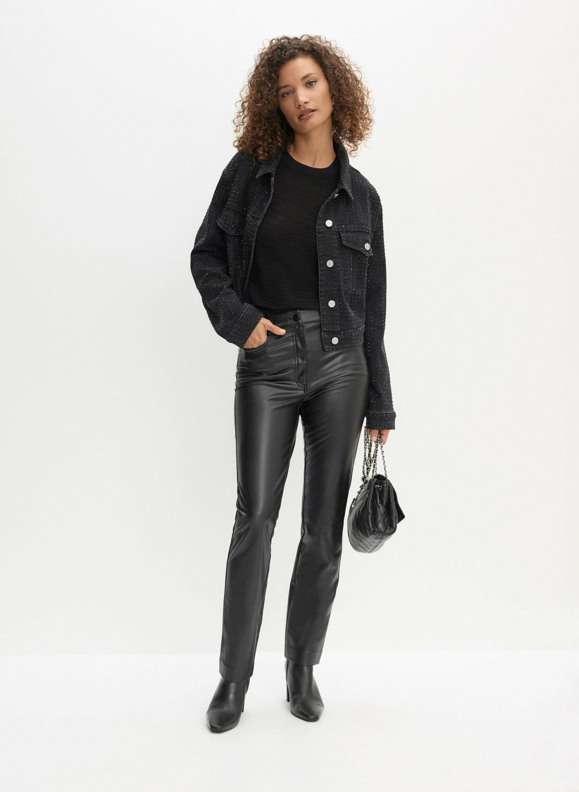 Women Essential Sleeveless Textured Sweater Black | Melanie Lyne