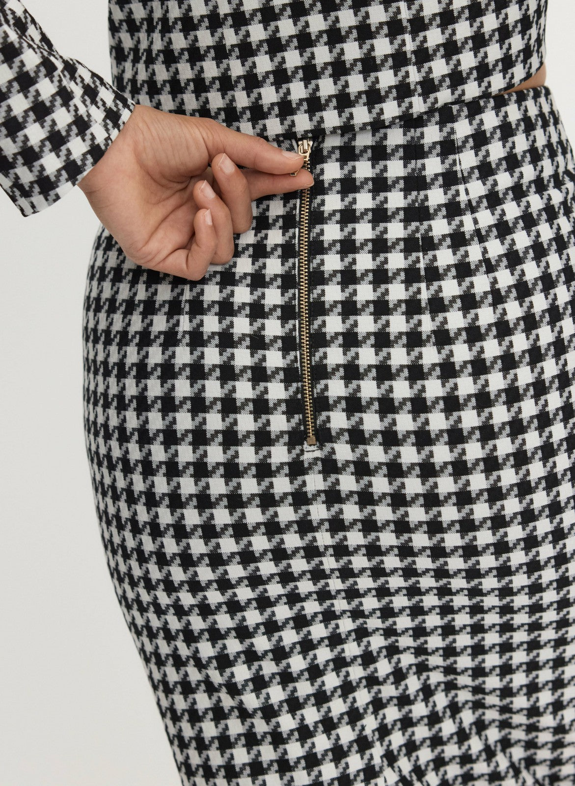 Women Houndstooth Print Pencil Skirt Black & White | Melanie Lyne
