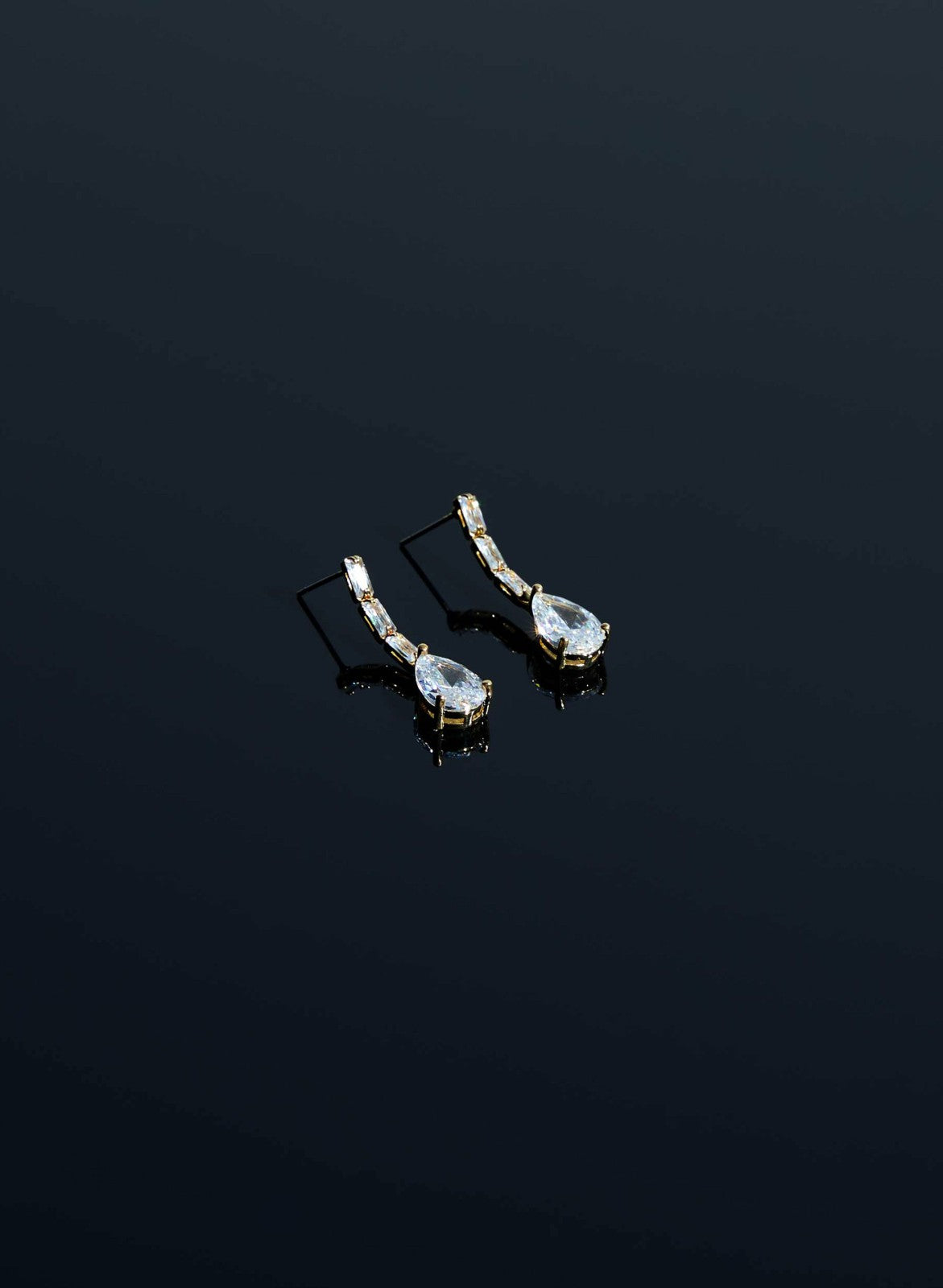 Women Linear Crystal Pendant Drop Earrings Gold | Melanie Lyne