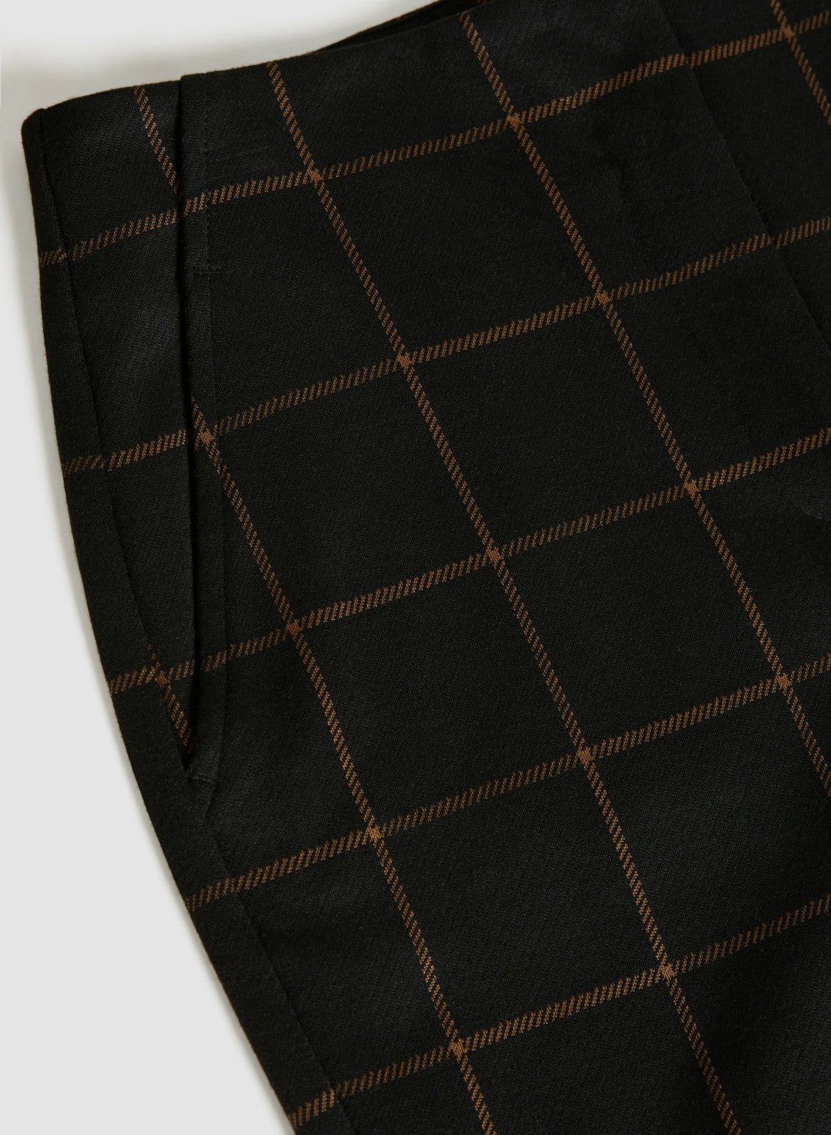 Women Plaid Print Slim Leg Pants Black Pattern | Melanie Lyne