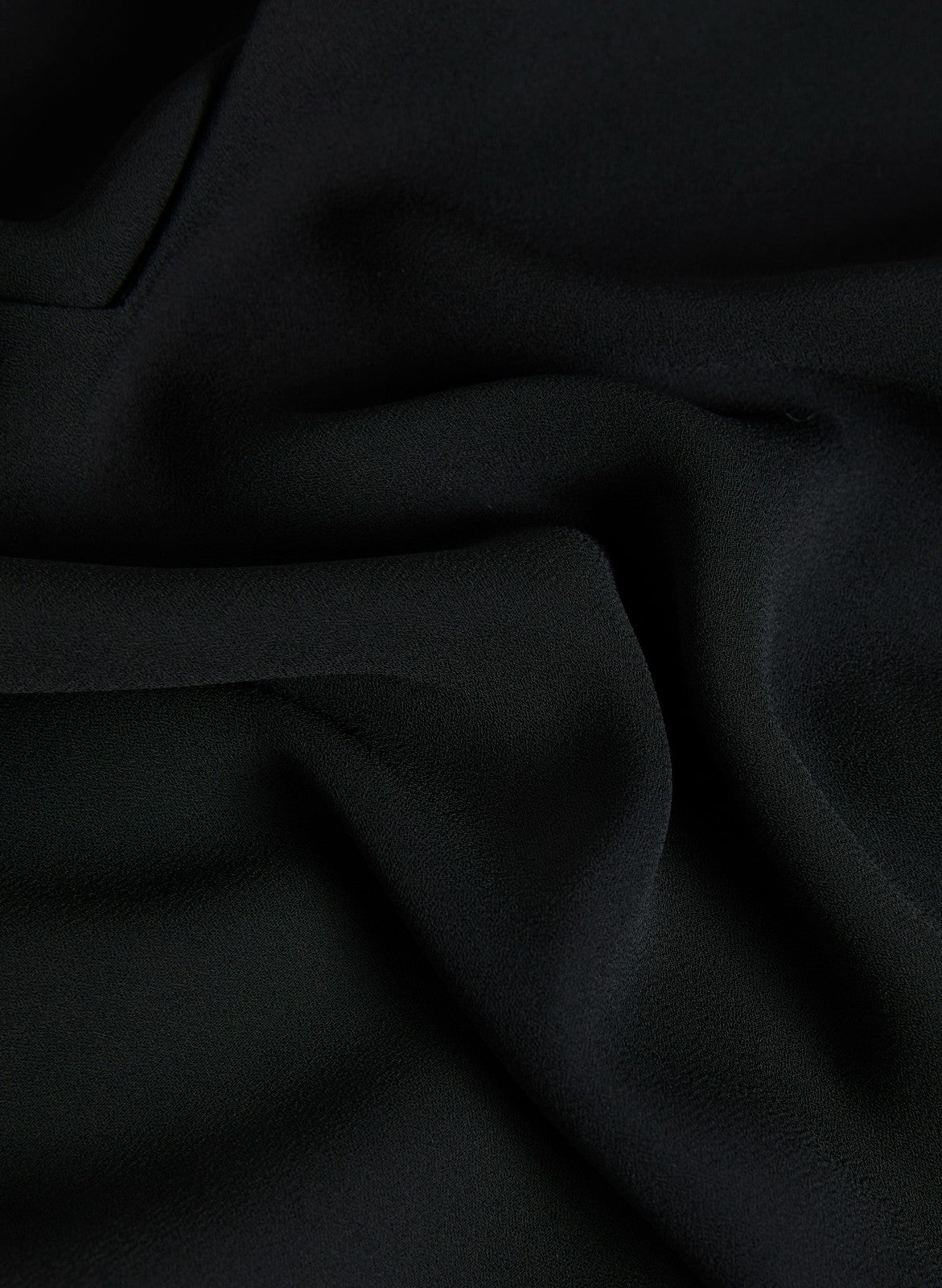 Women Essential V-Neck Cami Black | Melanie Lyne