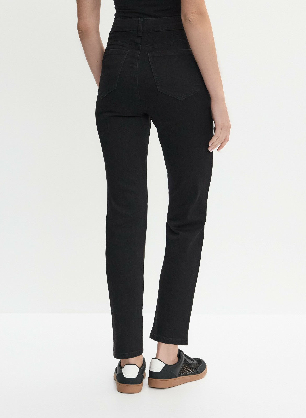 Women Essential Straight Leg Jeans Black | Melanie Lyne