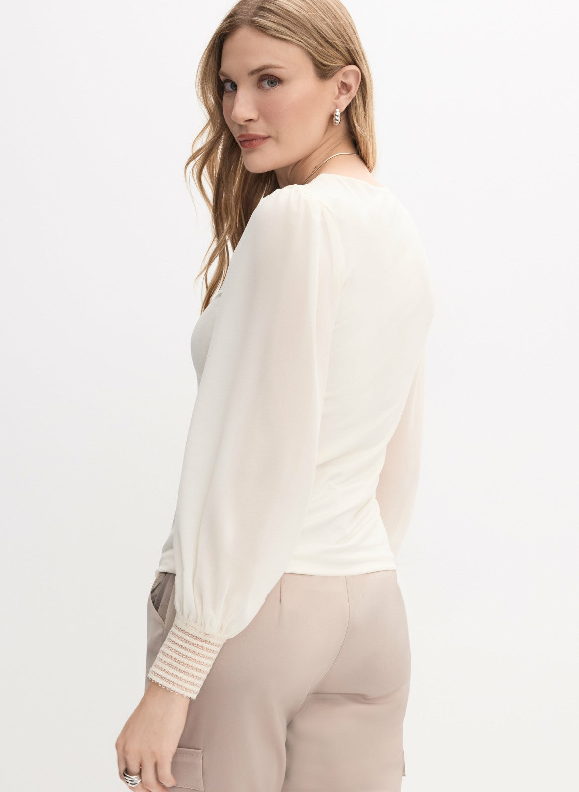 Women Lace Cuff Crew Neck Top Panna | Melanie Lyne