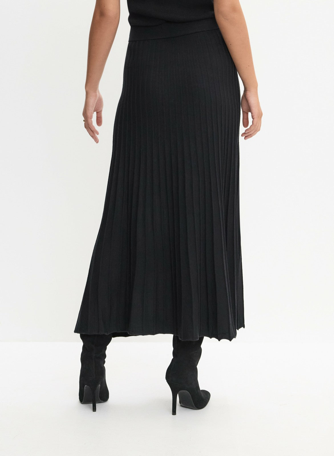 Women Knit Maxi Skirt Black | Melanie Lyne