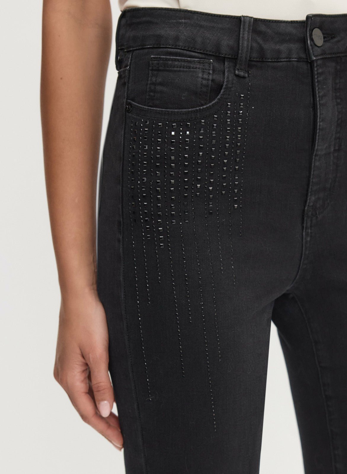 Women Stud Embellished Slim-Leg Jeans Black | Melanie Lyne