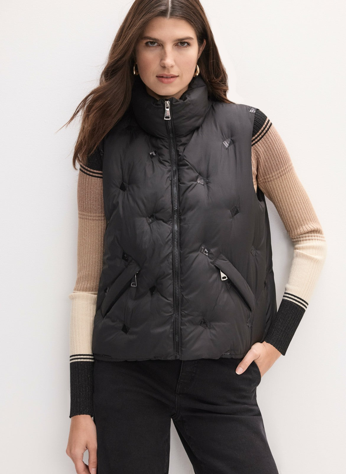 Women Sequin Detail Puffer Vest Black | Melanie Lyne