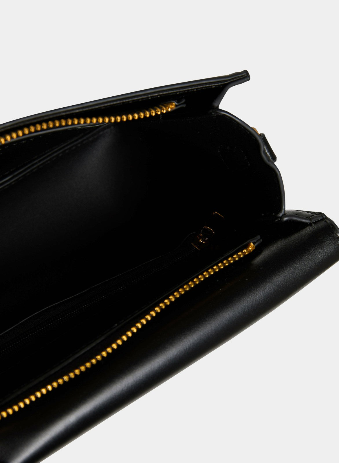 Women Vegan Leather Envelope Handbag Black | Melanie Lyne