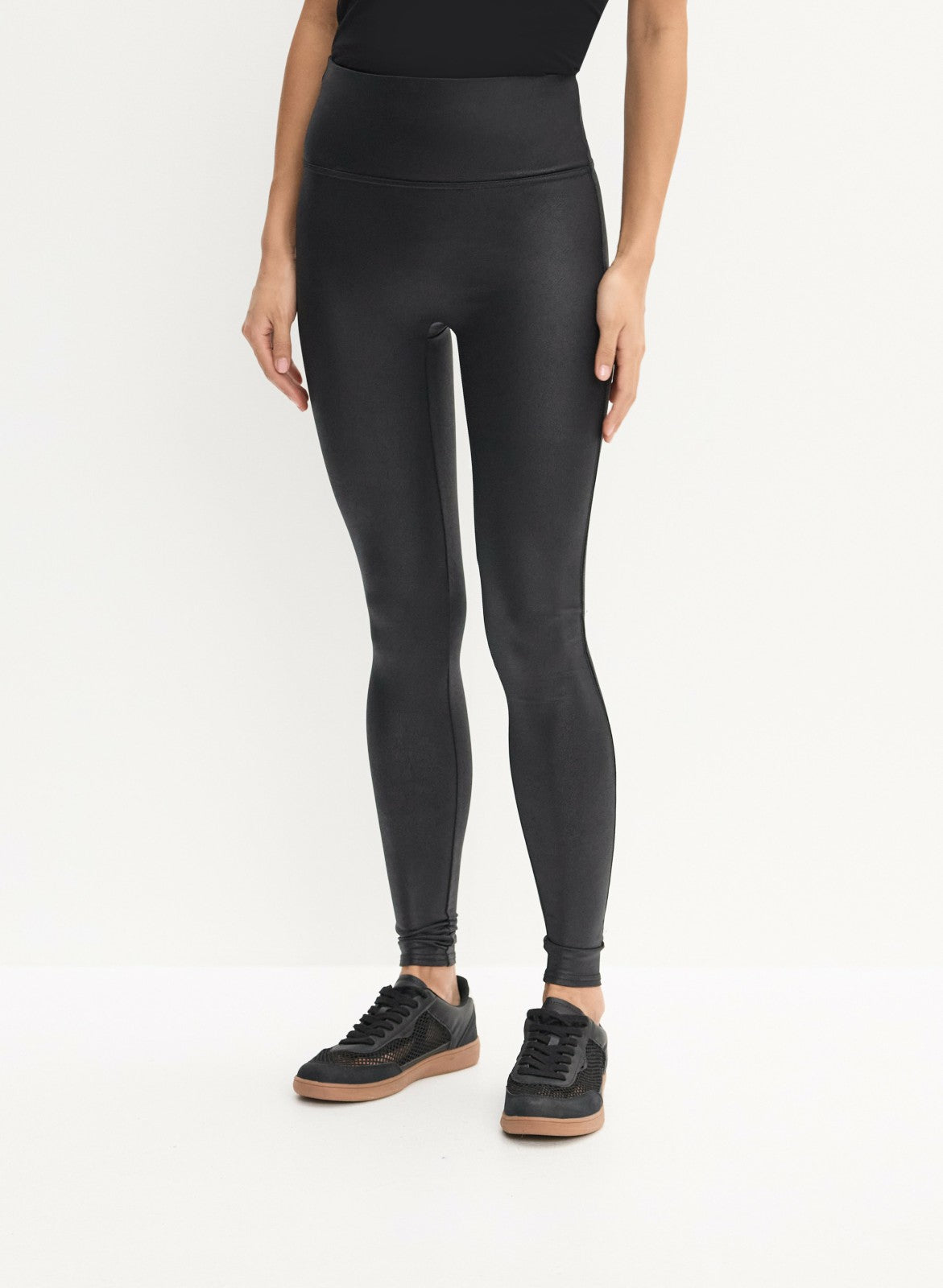 Women Matte High-Rise Leggings Black | Melanie Lyne