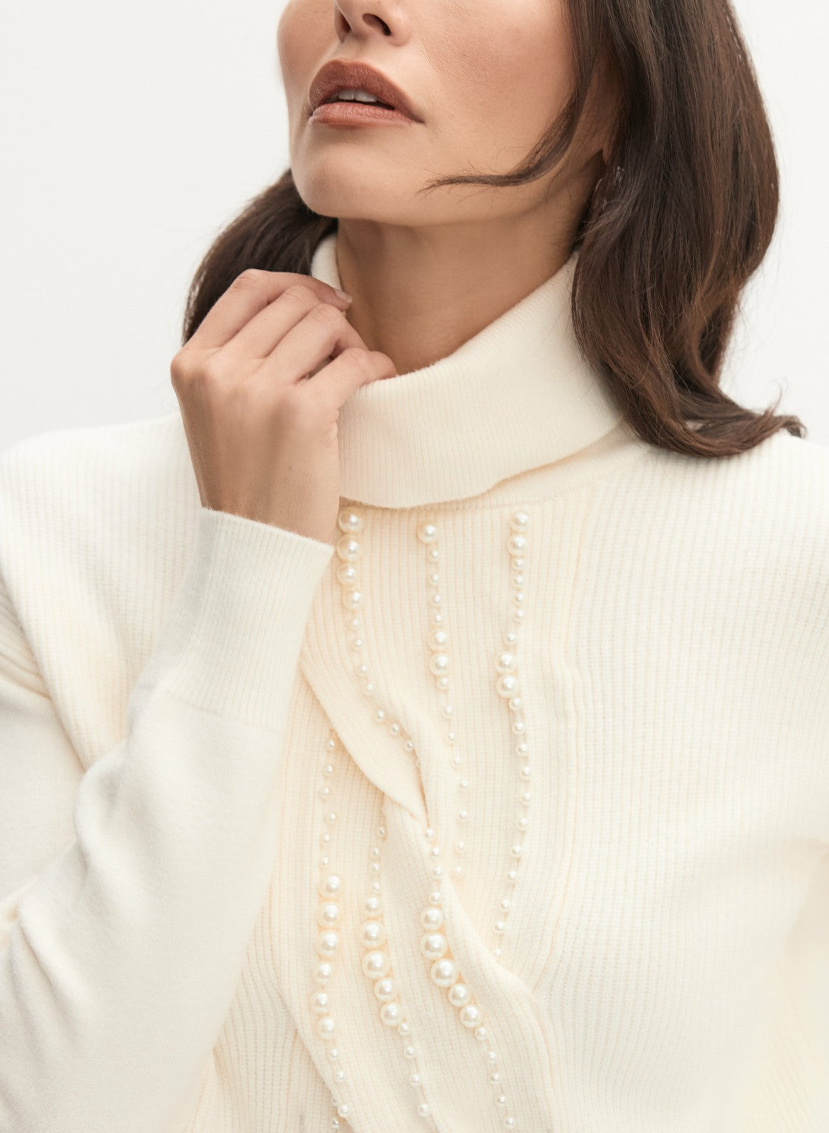 Women Beaded Twist Front Turtleneck Sweater Panna | Melanie Lyne