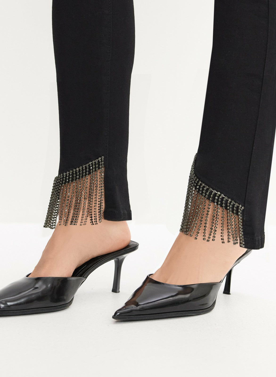 Women Bias Cut Fringe Hem Jeans Black | Melanie Lyne